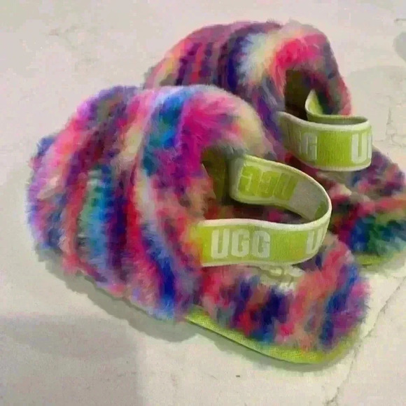 UGG Kids Fluffy Slippers Size 9 - Brand New without Box - Picture 5 of 9